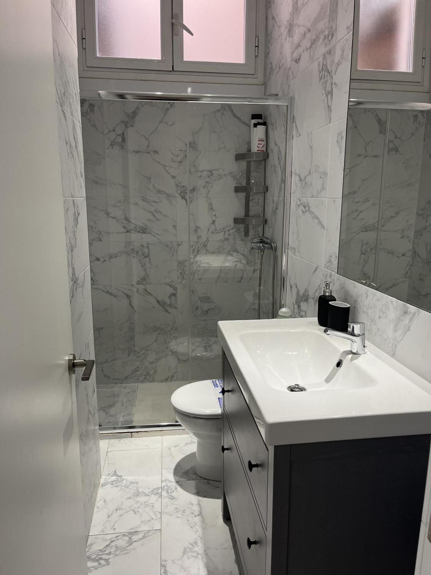 Dplace To Be - Amazing Apartments In Historic Center Мадрид Номер фото